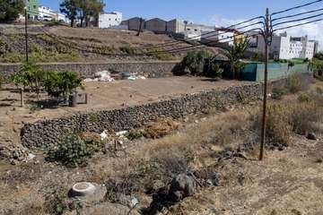 El Barranco de El Calero, el cubo de la basura de fincas colindantes/TA.